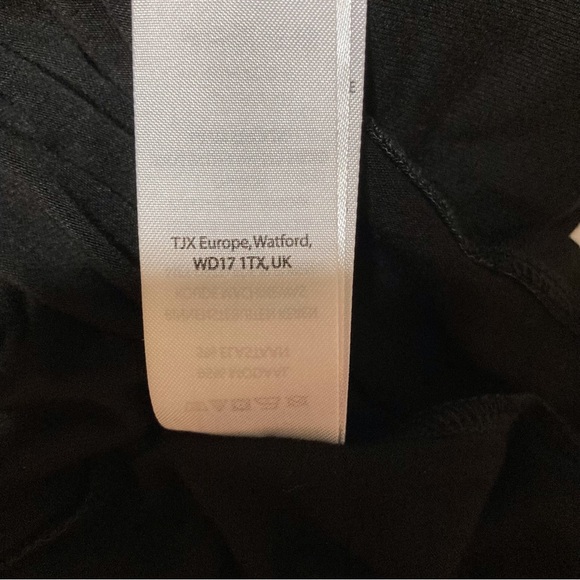 Beacan Cove Relaxed Fit Blouse with Long Sleeves - Picture 9 of 9